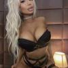 Sandra – blond, mit dicken Silikon Titten. Bild