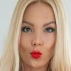 Blond Liya, reife Lady von 43 Jahren. Bild